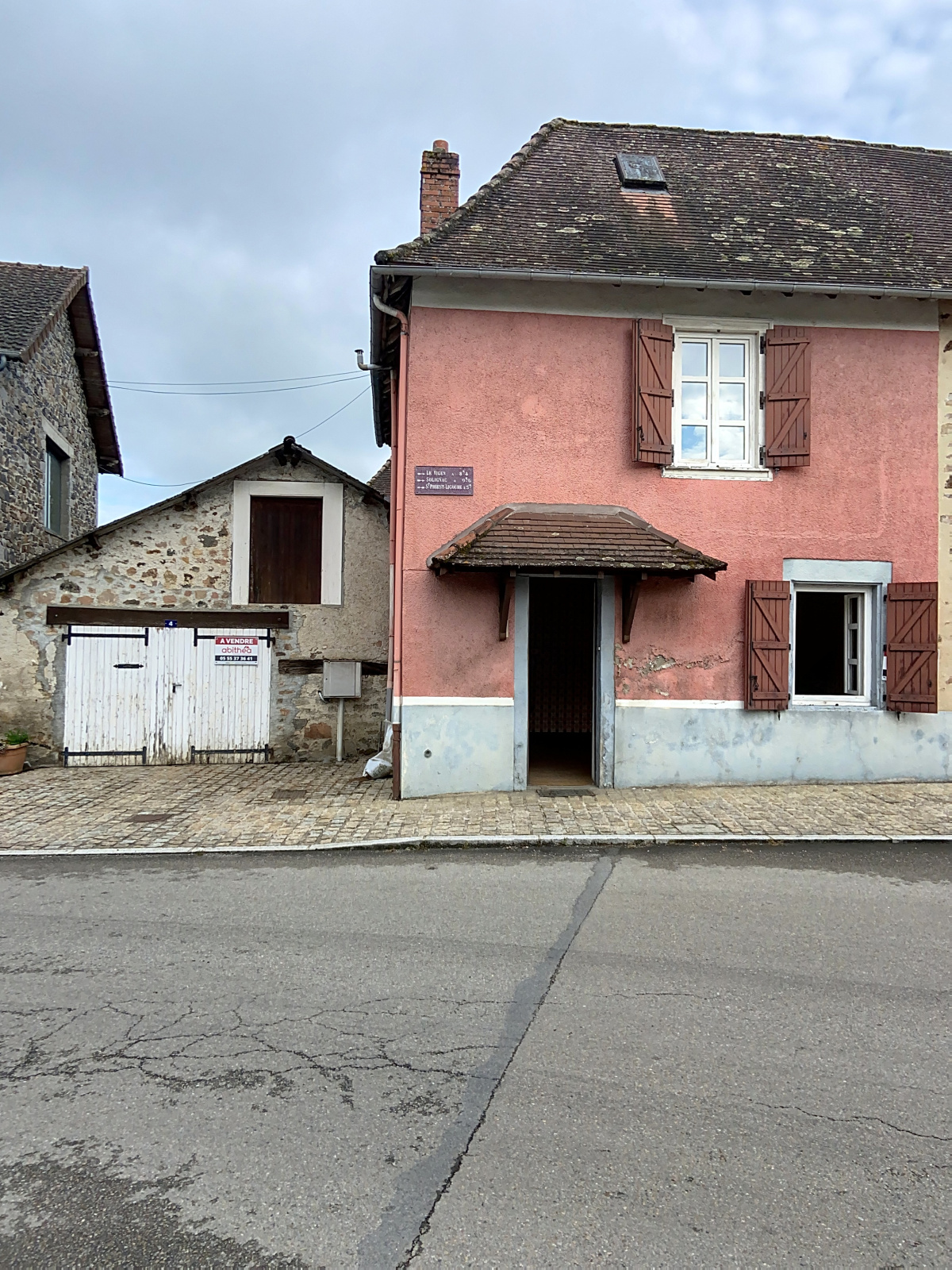 Maison de bourg à St Jean-Ligoure